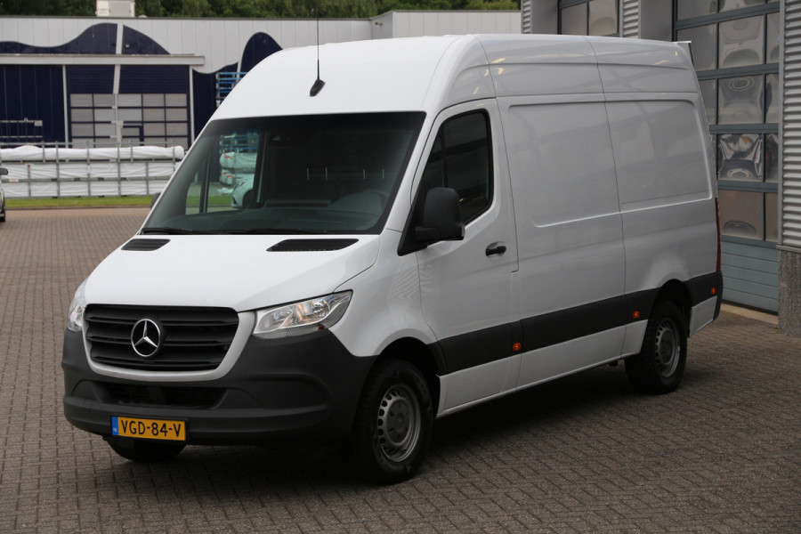 Mercedes-Benz Sprinter 311 CDI | Aut. | Laadklep | Mbux | Navi | Camera | Clima..