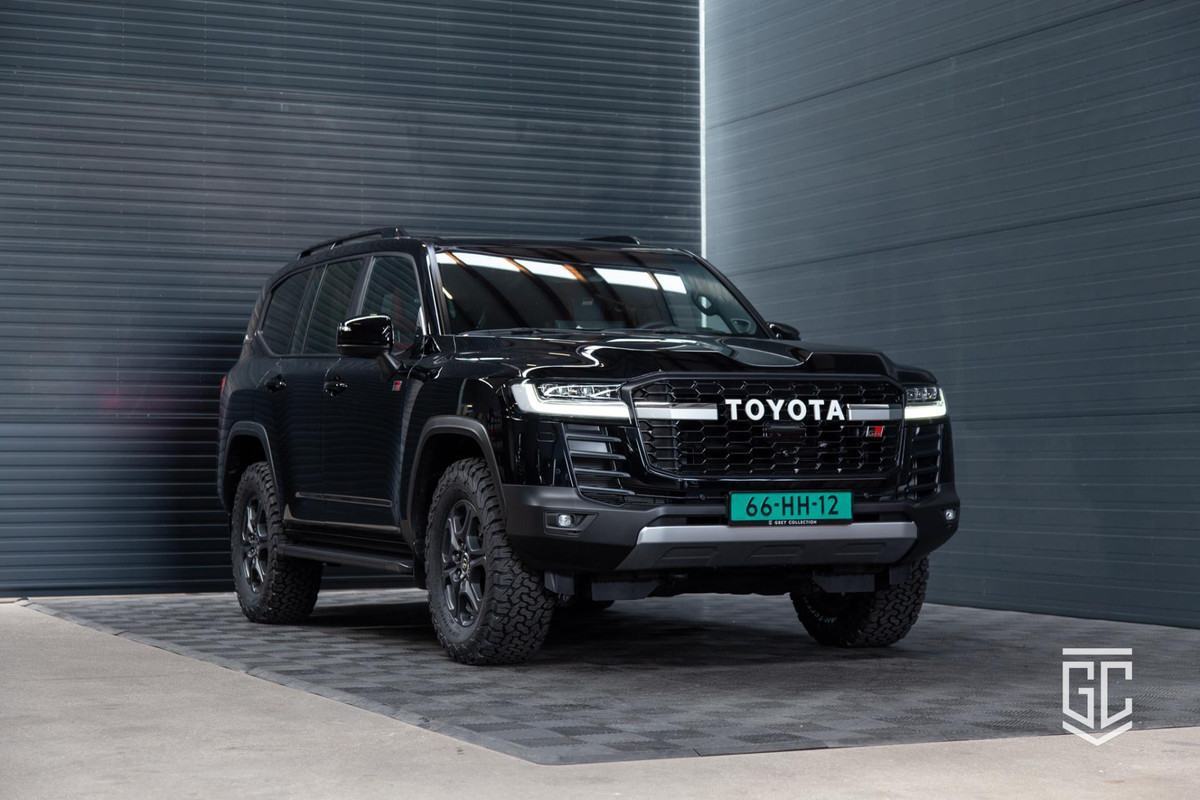 Toyota Land Cruiser 300 3.5 V6 TT GR Sport Toyota Land Cruiser 300 3.5 V6 TT GR Sport