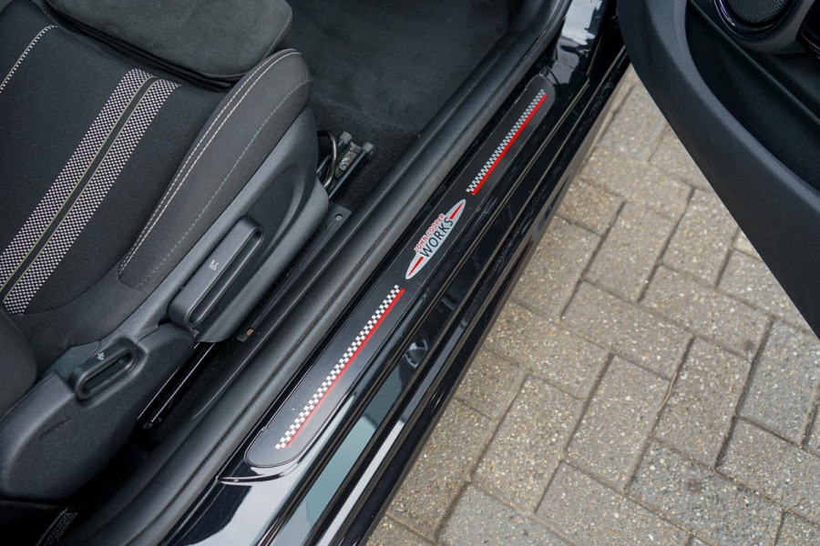 MINI John Cooper Works | Kuipstoelen | geen OPF! | Stoelverwarming | LED | Parkeersensoren