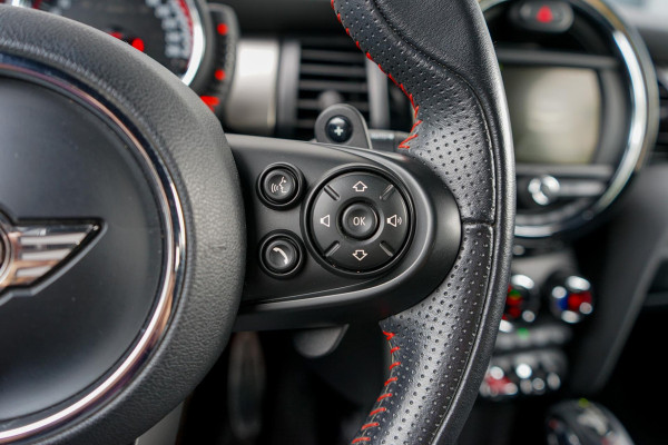 MINI John Cooper Works | Kuipstoelen | geen OPF! | Stoelverwarming | LED | Parkeersensoren