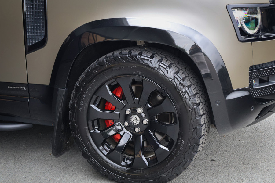 Land Rover Defender 110 P400e 110 X URBAN STOELVERWARMING & VERKOELING | ADAPTIVE | TREKHAAK | STUURVERWARMING | URBAN | SFEERVERLICHTING |