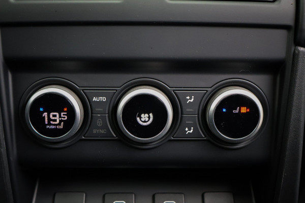 Land Rover Defender 110 P400e 110 X URBAN STOELVERWARMING & VERKOELING | ADAPTIVE | TREKHAAK | STUURVERWARMING | URBAN | SFEERVERLICHTING |