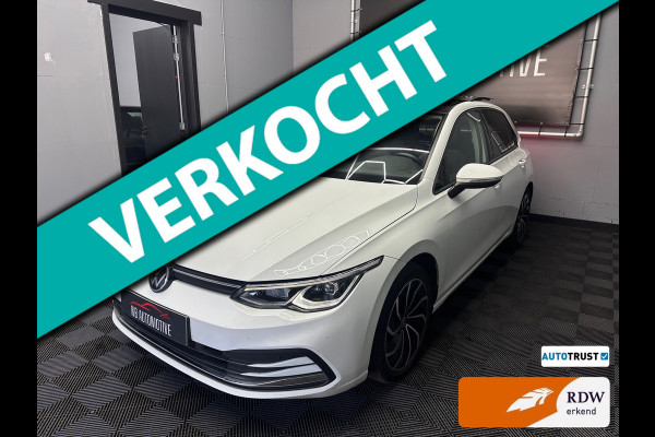 Volkswagen Golf 8 eTSI Life Business PANO