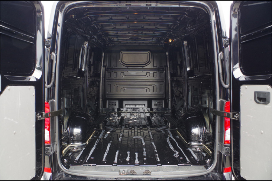 Volkswagen Crafter 30 2.0 TDI L3H2 Highline > 177pk/Dubbele schuifdeur/automaat/camera/comfort stoel...