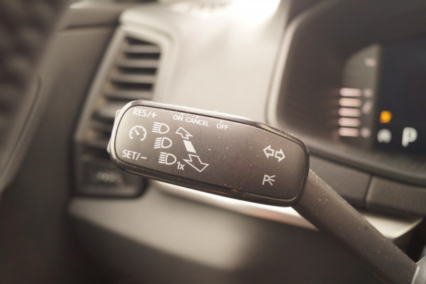 Škoda Karoq 1.5 TSI 150pk DSG Business Edition -LED-ECC-CAM-NAVI-