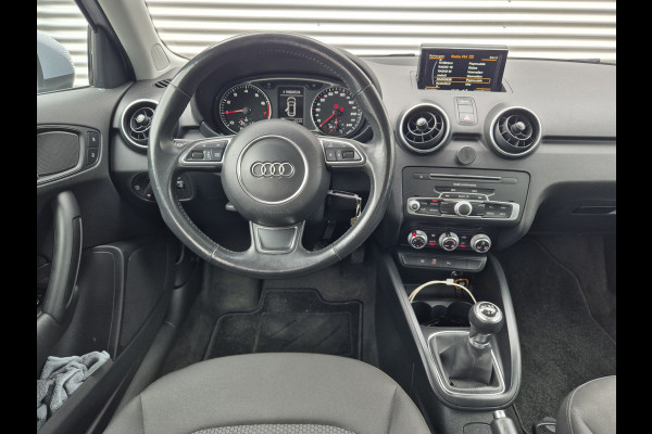 Audi A1 SPORTBACK 1.0 TFSI ,airco,navigatie,parkeersensoren, 5Deurs,