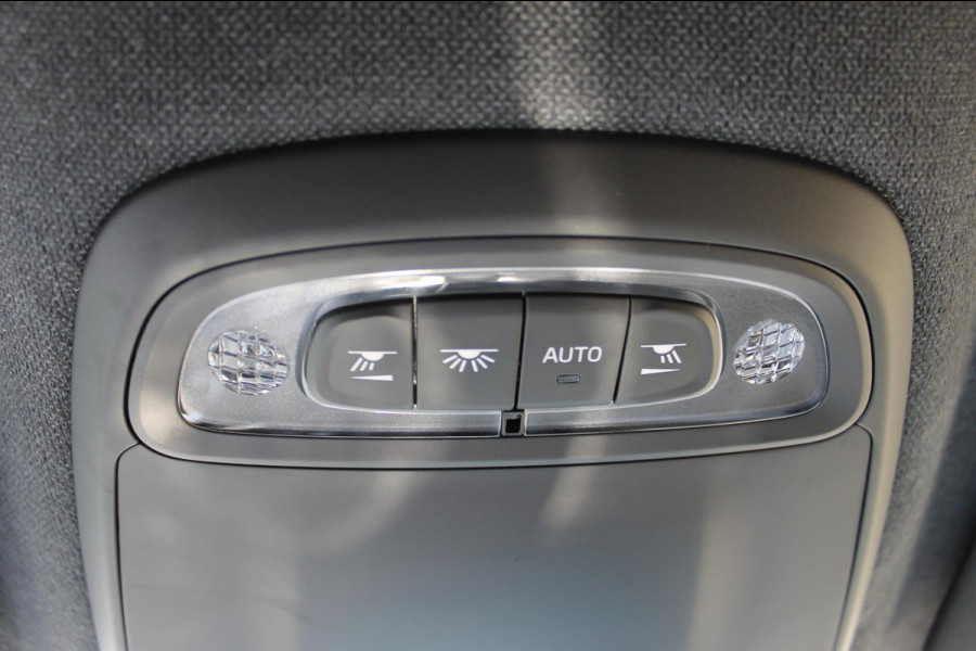Volvo XC40 T4 211PK Automaat Recharge R-Design Apple Carplay / Getinte ramen vanaf de B-stijl / 19" lichtmetalen velgen / Verwarmbare voorruit / Cruise Control