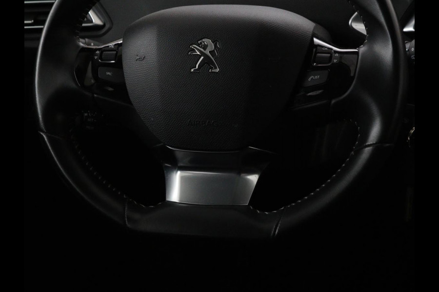 Peugeot 308 1.5 BlueHDi Executive | 1e eigenaar | Panoramadak | Carplay | Climate control | Navigatie | Parkeerhulp | Cruise control