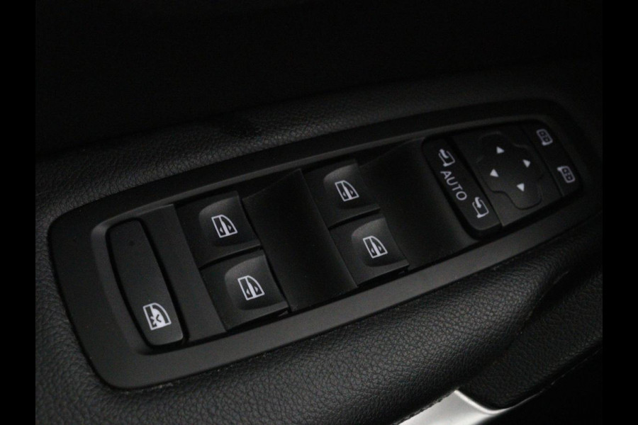 Renault Kadjar 1.3 TCe Techno | Automaat | Stoelverwarming | Trekhaak | Carplay | Camera | Half leder | Keyless | Full LED