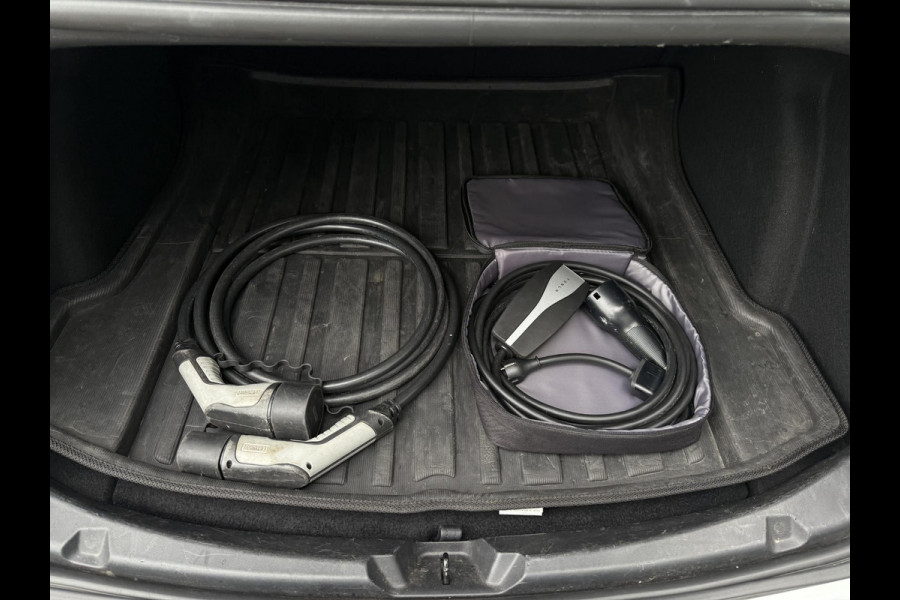 Tesla Model 3 Long Range AWD Dual | Autopilot | Panorama | Leder |