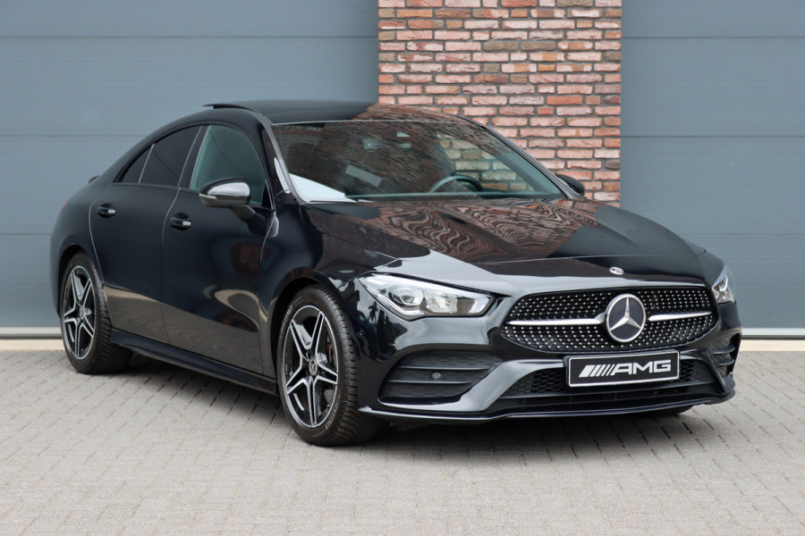 Mercedes-Benz CLA-Klasse 200 Business Solution AMG Line Aut7 | Panoramadak | Widescreen | Trekhaak | Sfeerverlichting | Camera | High Perf. LED | Stoelverwarming | Cruise Control |