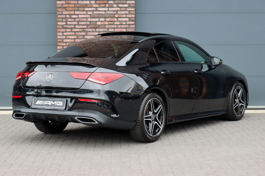 Mercedes-Benz CLA-Klasse 200 Business Solution AMG Line Aut7 | Panoramadak | Widescreen | Trekhaak | Sfeerverlichting | Camera | High Perf. LED | Stoelverwarming | Cruise Control |