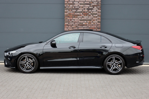 Mercedes-Benz CLA-Klasse 200 Business Solution AMG Line Aut7 | Panoramadak | Widescreen | Trekhaak | Sfeerverlichting | Camera | High Perf. LED | Stoelverwarming | Cruise Control |