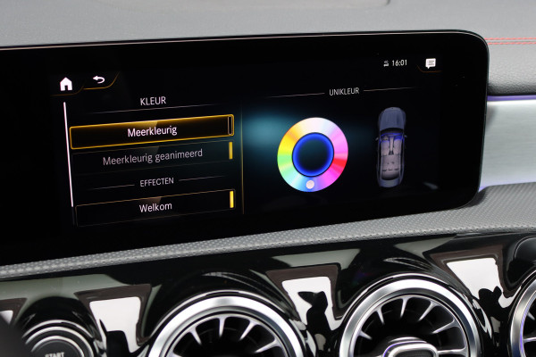 Mercedes-Benz CLA-Klasse 200 Business Solution AMG Line Aut7 | Panoramadak | Widescreen | Trekhaak | Sfeerverlichting | Camera | High Perf. LED | Stoelverwarming | Cruise Control |