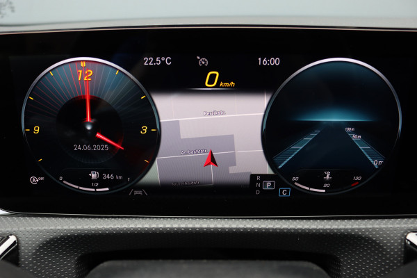 Mercedes-Benz CLA-Klasse 200 Business Solution AMG Line Aut7 | Panoramadak | Widescreen | Trekhaak | Sfeerverlichting | Camera | High Perf. LED | Stoelverwarming | Cruise Control |
