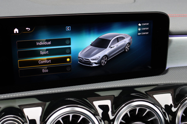 Mercedes-Benz CLA-Klasse 200 Business Solution AMG Line Aut7 | Panoramadak | Widescreen | Trekhaak | Sfeerverlichting | Camera | High Perf. LED | Stoelverwarming | Cruise Control |