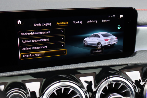 Mercedes-Benz CLA-Klasse 200 Business Solution AMG Line Aut7 | Panoramadak | Widescreen | Trekhaak | Sfeerverlichting | Camera | High Perf. LED | Stoelverwarming | Cruise Control |