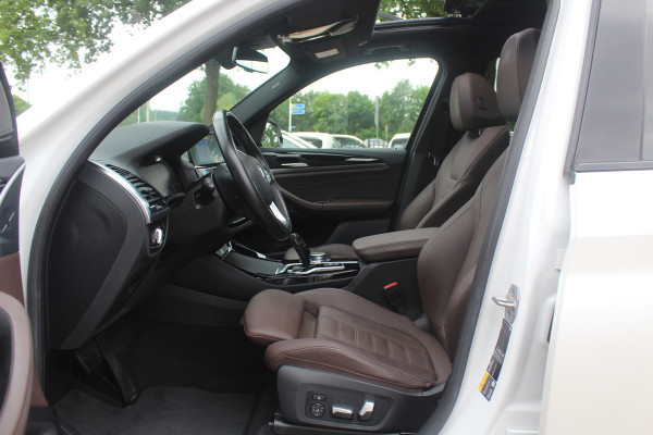 BMW iX3 High Executive 80 kWh / Trekhaak / Panoramadak / 360Camera / Head-up / 20'' / Leder / Harman Kardon / Navigatie / Memory seats / Dodehoek / DAB / Stoelverwarming / Cruise Control Adaptief