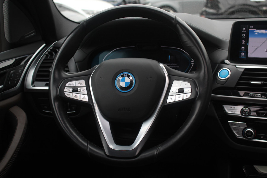 BMW iX3 High Executive 80 kWh / Trekhaak / Panoramadak / 360Camera / Head-up / 20'' / Leder / Harman Kardon / Navigatie / Memory seats / Dodehoek / DAB / Stoelverwarming / Cruise Control Adaptief