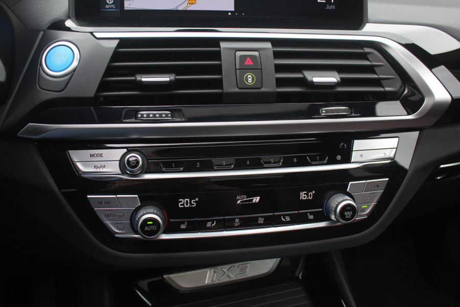 BMW iX3 High Executive 80 kWh / Trekhaak / Panoramadak / 360Camera / Head-up / 20'' / Leder / Harman Kardon / Navigatie / Memory seats / Dodehoek / DAB / Stoelverwarming / Cruise Control Adaptief