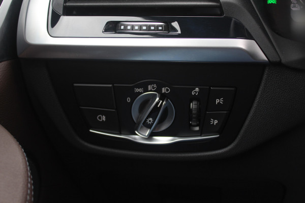 BMW iX3 High Executive 80 kWh / Trekhaak / Panoramadak / 360Camera / Head-up / 20'' / Leder / Harman Kardon / Navigatie / Memory seats / Dodehoek / DAB / Stoelverwarming / Cruise Control Adaptief