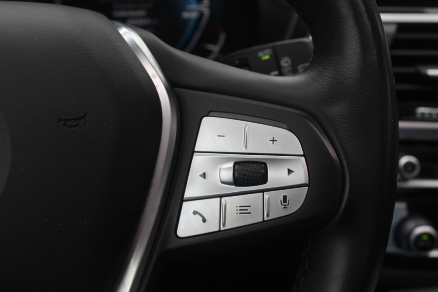 BMW iX3 High Executive 80 kWh / Trekhaak / Panoramadak / 360Camera / Head-up / 20'' / Leder / Harman Kardon / Navigatie / Memory seats / Dodehoek / DAB / Stoelverwarming / Cruise Control Adaptief