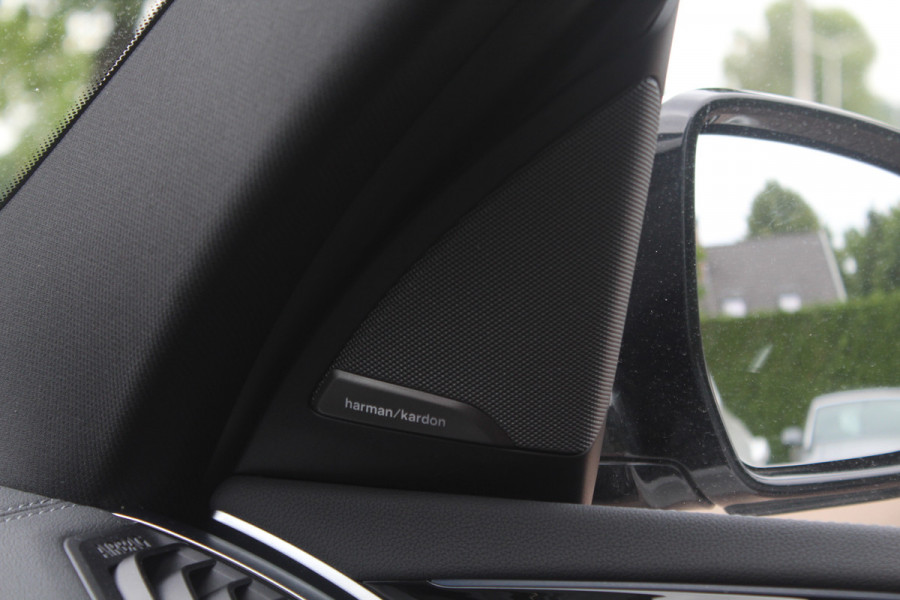 BMW iX3 High Executive 80 kWh / Trekhaak / Panoramadak / 360Camera / Head-up / 20'' / Leder / Harman Kardon / Navigatie / Memory seats / Dodehoek / DAB / Stoelverwarming / Cruise Control Adaptief