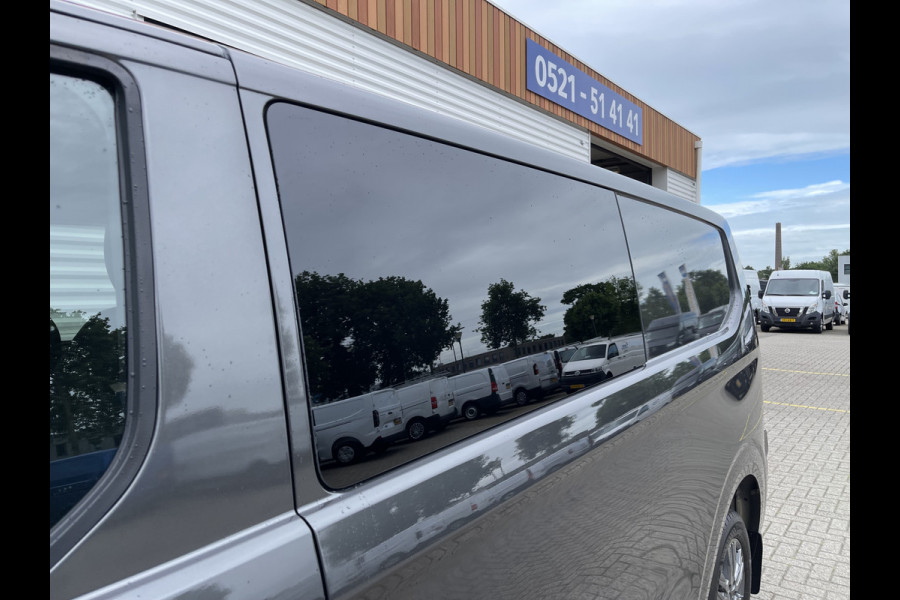 Ford Transit Custom 340 2.0 TDCI L2H1 Trend DC 6 persoons / NIEUW / bpm vrij / rijklaar € 39.950 ex btw / lease vanaf € 715 / direct leverbaar / airco / cruise / apple carplay / camera / magnetic grey metallic