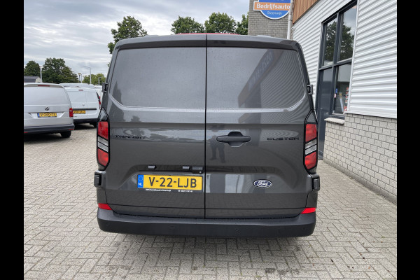 Ford Transit Custom 340 2.0 TDCI L2H1 Trend DC 6 persoons / NIEUW / bpm vrij / rijklaar € 39.950 ex btw / lease vanaf € 715 / direct leverbaar / airco / cruise / apple carplay / camera / magnetic grey metallic