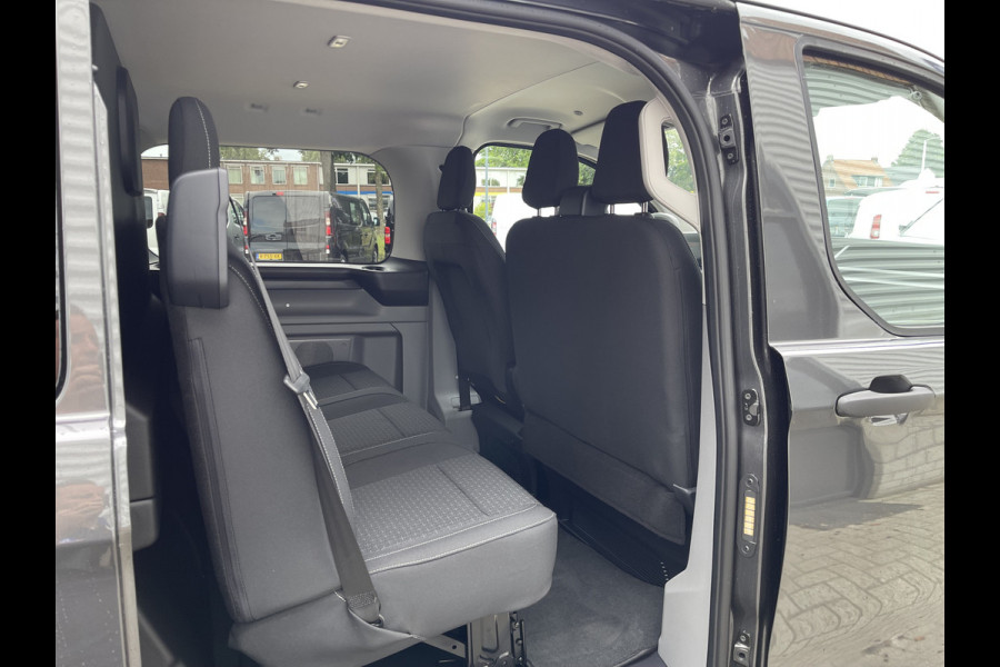 Ford Transit Custom 340 2.0 TDCI L2H1 Trend DC 6 persoons / NIEUW / bpm vrij / rijklaar € 39.950 ex btw / lease vanaf € 715 / direct leverbaar / airco / cruise / apple carplay / camera / magnetic grey metallic