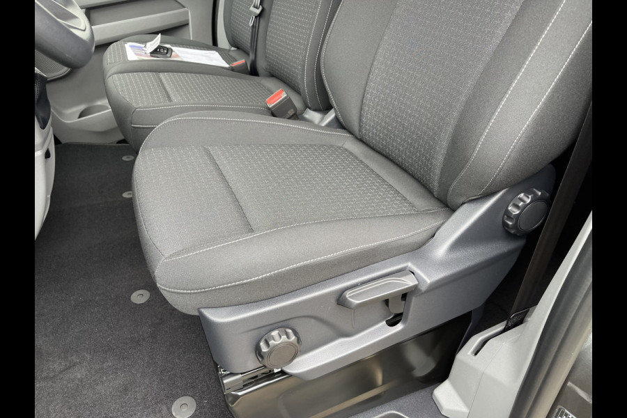 Ford Transit Custom 340 2.0 TDCI L2H1 Trend DC 6 persoons / NIEUW / bpm vrij / rijklaar € 39.950 ex btw / lease vanaf € 715 / direct leverbaar / airco / cruise / apple carplay / camera / magnetic grey metallic
