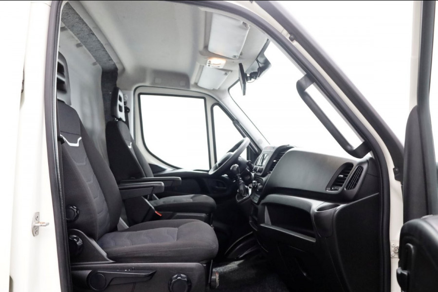 Iveco Daily 35C16 160pk L2H2 Dubbel Lucht Airco/Trekhaak 3500kg 03-2020