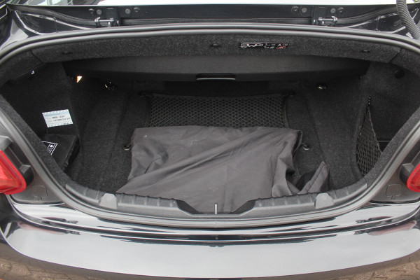BMW 2 Serie Cabrio M240i xDrive High Exe. M Sport / Camera / Leder / Harman Kardon / 18'' / Keyless / Navigatie / Stuurverwarming / DAB / Windscherm / Stoelverwarming / Cruise Control