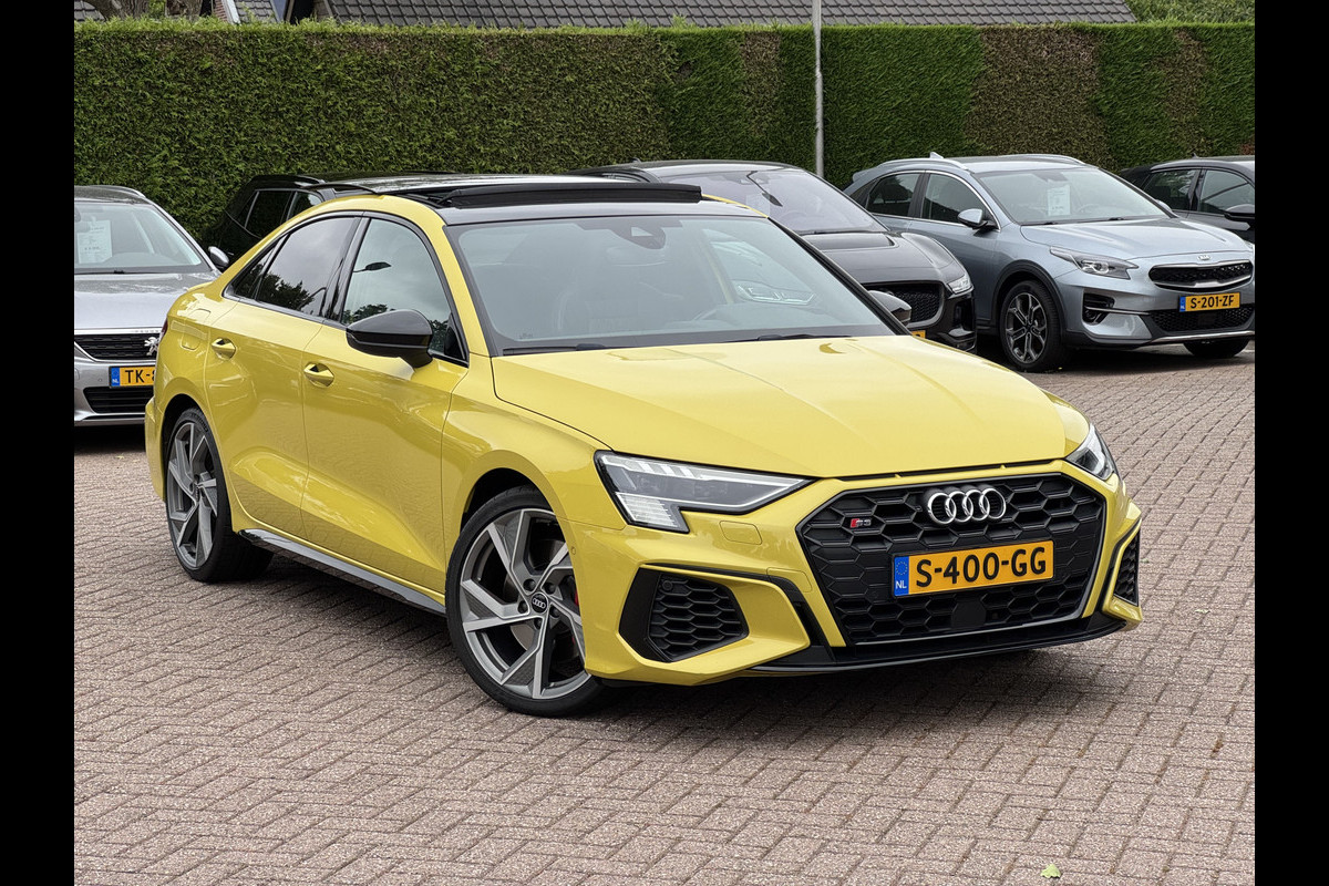 Audi S3 Limousine 2.0 TFSI quattro Edition One / Panoramadak / Camera / RS Seats / B&O / 19'' / Matrix LED / Navigatie / Dodehoek / ACC / Stoelverwarming / DAB Audi S3 Limousine 2.0 TFSI quattro Edition One / Panoramadak / Camera / RS Seats / B&O / 19'' / Matrix LED / Navigatie / Dodehoek / ACC / Stoelverwarming / DAB