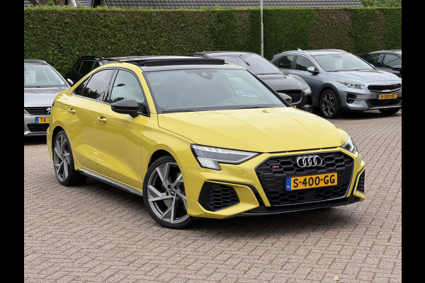 Audi S3 Limousine 2.0 TFSI quattro Edition One / Panoramadak / Camera / RS Seats / B&O / 19'' / Matrix LED / Navigatie / Dodehoek / ACC / Stoelverwarming / DAB