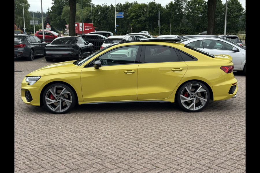 Audi S3 Limousine 2.0 TFSI quattro Edition One / Panoramadak / Camera / RS Seats / B&O / 19'' / Matrix LED / Navigatie / Dodehoek / ACC / Stoelverwarming / DAB