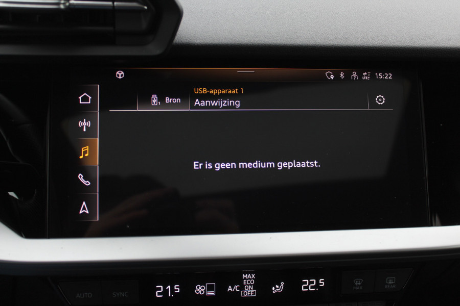 Audi S3 Limousine 2.0 TFSI quattro Edition One / Panoramadak / Camera / RS Seats / B&O / 19'' / Matrix LED / Navigatie / Dodehoek / ACC / Stoelverwarming / DAB