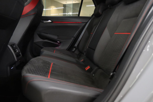 Volkswagen Golf 2.0 TSI GTI CLUBSPORT /PANO/ACC/CAM/CARPLAY/IQ-LIGHT/VOLL