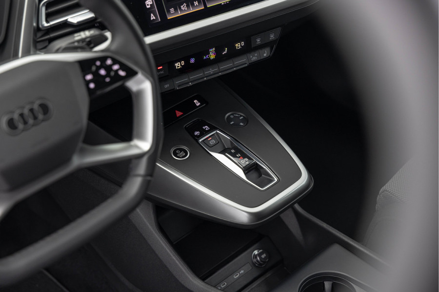 Audi Q4 e-tron 40 Launch edition Advanced Plus 77 KW Sonos Warmtepomp 20'' Matrix