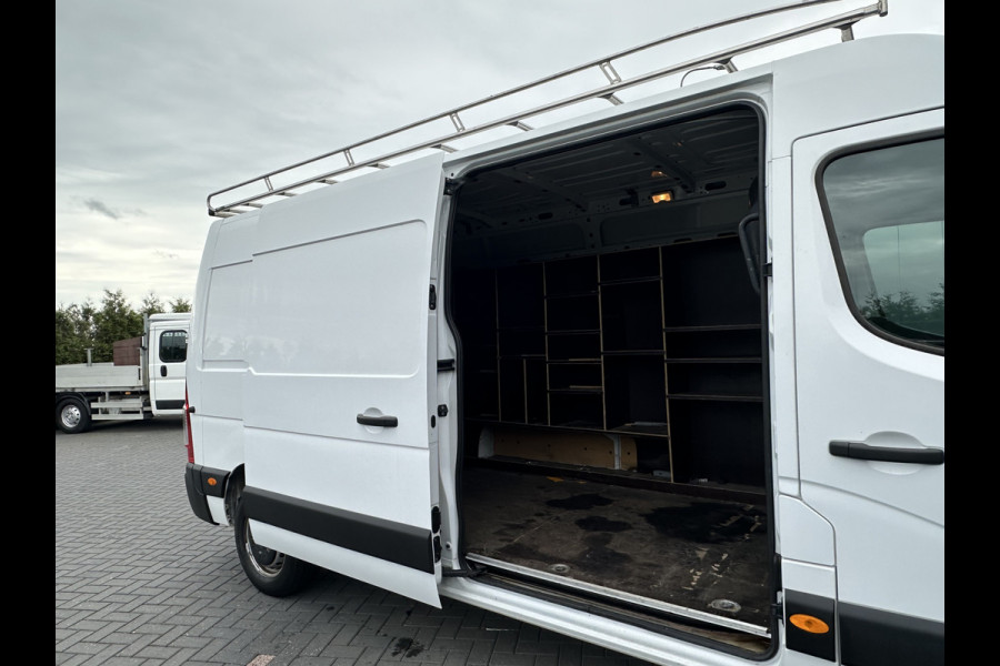Renault Master 2.3 DCI 136 PK / L3H2 / CAMERA / TREKHAAK / IMPERIAAL / NAVI / AIRCO / CRUISE