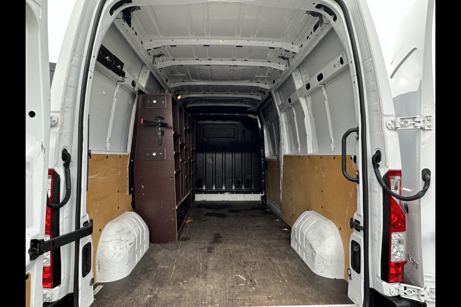 Renault Master 2.3 DCI 136 PK / L3H2 / CAMERA / TREKHAAK / IMPERIAAL / NAVI / AIRCO / CRUISE