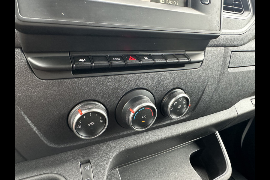 Renault Master 2.3 DCI 136 PK / L3H2 / CAMERA / TREKHAAK / IMPERIAAL / NAVI / AIRCO / CRUISE