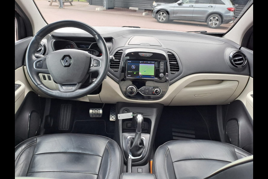 Renault Captur 1.2 TCe Initiale Paris | Automaat | Trekhaak | Stoelverwarming | Twotone | Leder |