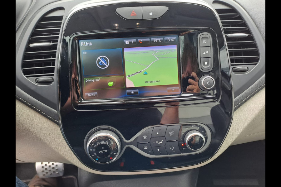 Renault Captur 1.2 TCe Initiale Paris | Automaat | Trekhaak | Stoelverwarming | Twotone | Leder |