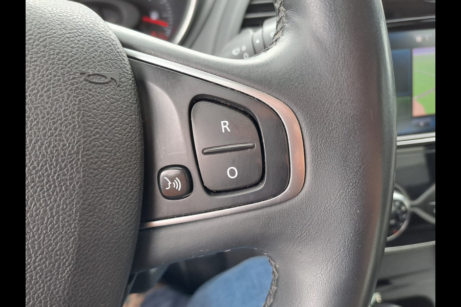 Renault Captur 1.2 TCe Initiale Paris | Automaat | Trekhaak | Stoelverwarming | Twotone | Leder |