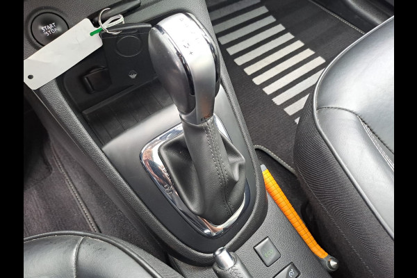 Renault Captur 1.2 TCe Initiale Paris | Automaat | Trekhaak | Stoelverwarming | Twotone | Leder |