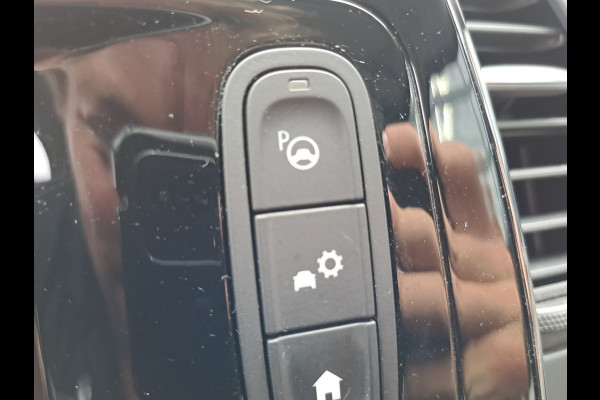 Renault Captur 1.2 TCe Initiale Paris | Automaat | Trekhaak | Stoelverwarming | Twotone | Leder |