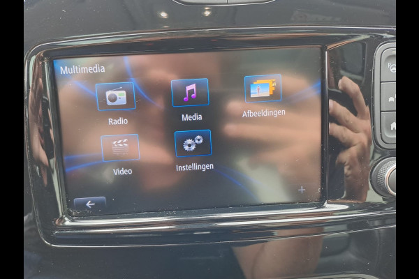 Renault Captur 1.2 TCe Initiale Paris | Automaat | Trekhaak | Stoelverwarming | Twotone | Leder |