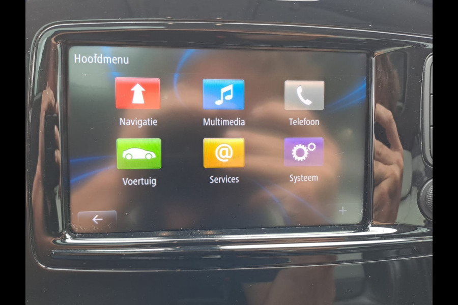 Renault Captur 1.2 TCe Initiale Paris | Automaat | Trekhaak | Stoelverwarming | Twotone | Leder |
