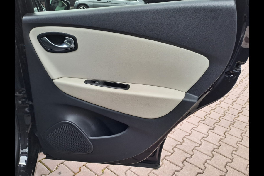 Renault Captur 1.2 TCe Initiale Paris | Automaat | Trekhaak | Stoelverwarming | Twotone | Leder |